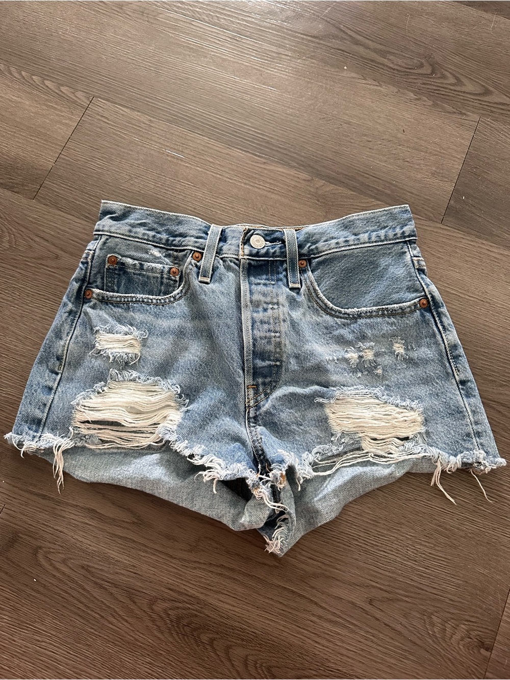 Levi’s 501 High-Rise Distressed Denim Shorts - Light Blue